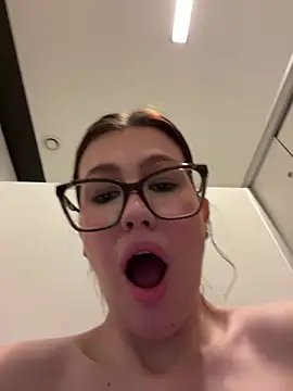 Snapshot of RinaCat chatting on 02.27.25 RinaCat online show from 02.27.25