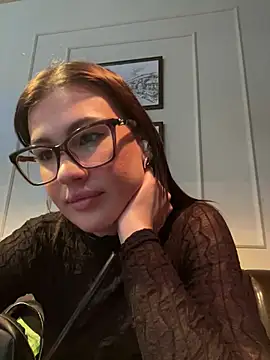 Snapshot of RinaCat chatting on 03.06.25 RinaCat online show from 03.06.25