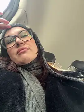 Snapshot of RinaCat chatting on 03.10.25 RinaCat online show from 03.10.25