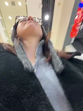 Snapshot of RinaCat chatting on 03.23.25 RinaCat online show from 03.23.25