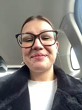 Snapshot of RinaCat chatting on 10.08.25 RinaCat online show from 10.08.25