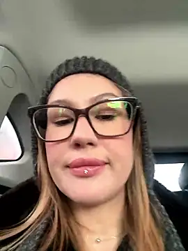 Snapshot of RinaCat chatting on 10.09.25 RinaCat online show from 10.09.25