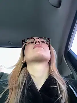 Snapshot of RinaCat chatting on 10.18.25 RinaCat online show from 10.18.25