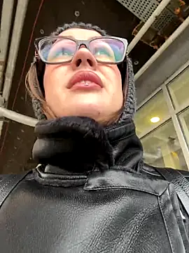 Snapshot of RinaCat chatting on 11.03.25 RinaCat online show from 11.03.25