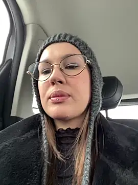 Snapshot of RinaCat chatting on 11.08.25 RinaCat online show from 11.08.25