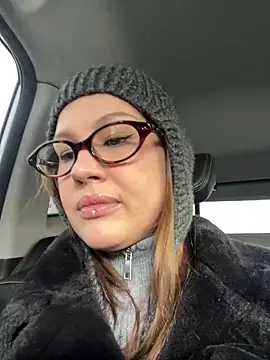 Snapshot of RinaCat chatting on 11.14.25 RinaCat online show from 11.14.25