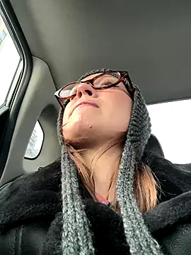 Snapshot of RinaCat chatting on 11.15.25 RinaCat online show from 11.15.25