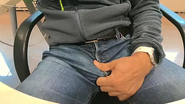 alessandroman2114 online show from 10.23.25