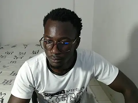 Snapshot of _Lowmaypalacios chatting on 03.25.26 Lowmaypalacios online show from 03.25.26