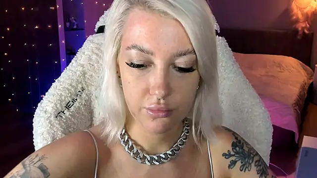 tykioty Miley online show from 11.21.25