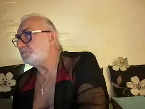 Snapshot of EroticVenetian chatting on 02.28.25 EroticVenetian online show from 02.28.25