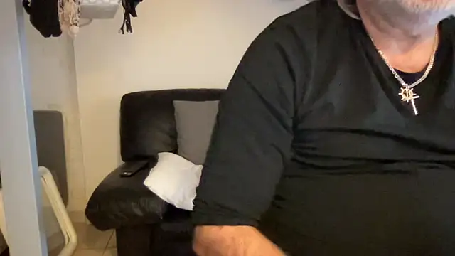 Snapshot of EroticVenetian chatting on 03.08.25 EroticVenetian online show from 03.08.25