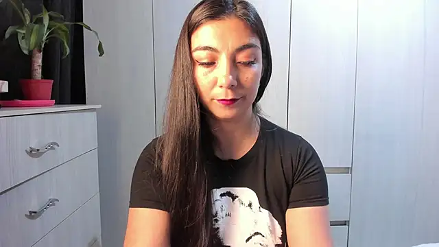 Karla hernandez  online show from 05.21.26