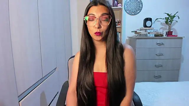 Karla hernandez  online show from 06.24.26