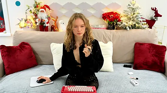 Snapshot of Alexandra_Demore chatting on 01.04.25 Alexandra Demore online show from 01.04.25