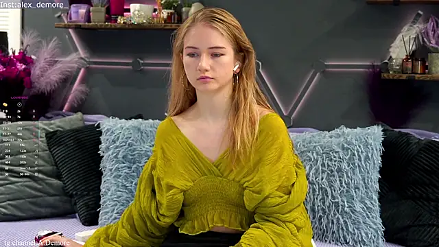 Snapshot of Alexandra_Demore chatting on 09.18.25 Alexandra Demore online show from 09.18.25