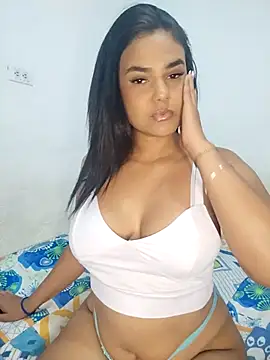 Snapshot of AntonellaShot chatting on 11.02.25 AntonellaShot online show from 11.02.25