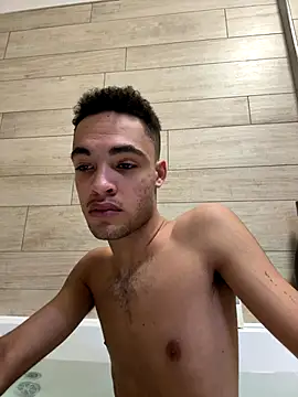 Snapshot of LukonPorn chatting on 11.20.25 LukonPorn online show from 11.20.25