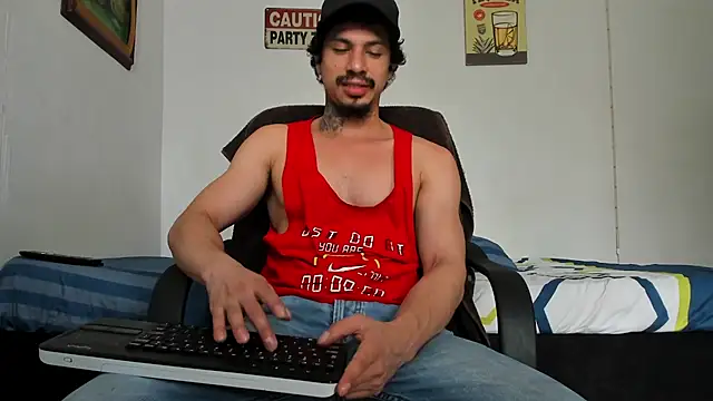 Snapshot of TristanWoods chatting on 12.27.24 TristanWoods online show from 12.27.24
