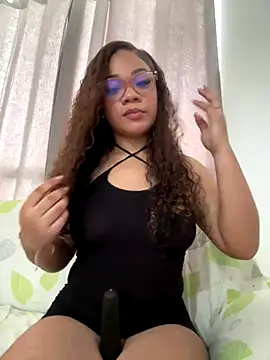 ashley Tompson1 online show from 10.23.25