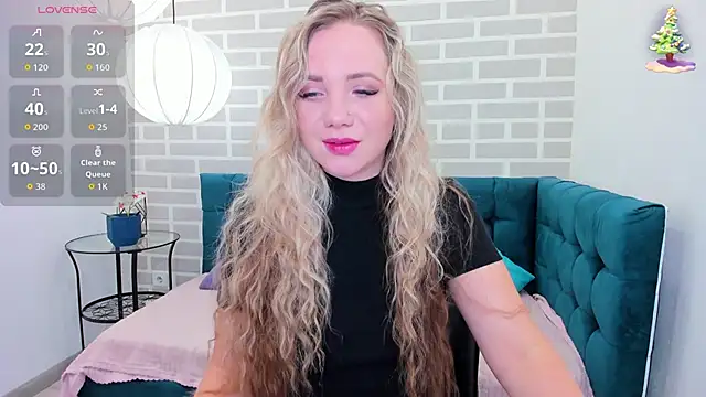 Snapshot of EvaMoran chatting on 06.22.26 EvaMoran online show from 06.22.26