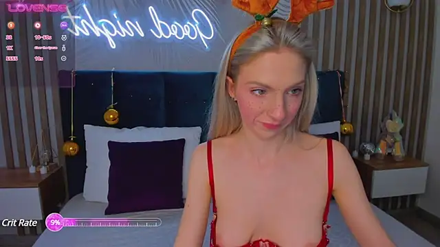 Snapshot of Emilly_Hart chatting on 12.30.24 Emilly Hart online show from 12.30.24