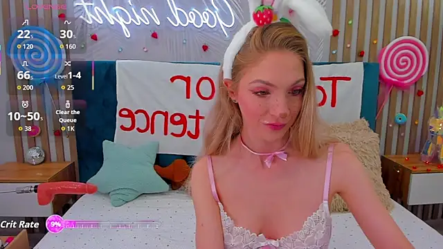 Snapshot of Emilly_Hart chatting on 10.24.25 Emilly Hart online show from 10.24.25