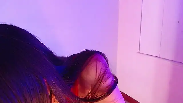 AnnaliOlsenX online show from 12.17.24