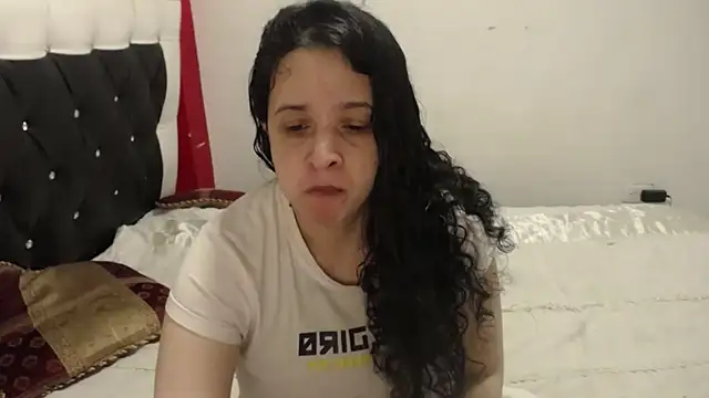 Snapshot of Katty_Bones chatting on 11.05.25 Katty Bones online show from 11.05.25