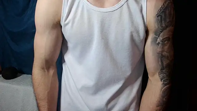 Snapshot of Kenner_fox77 chatting on 12.24.24 Kenner fox77 online show from 12.24.24