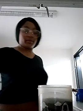 Adelehottman online show from 11.06.25