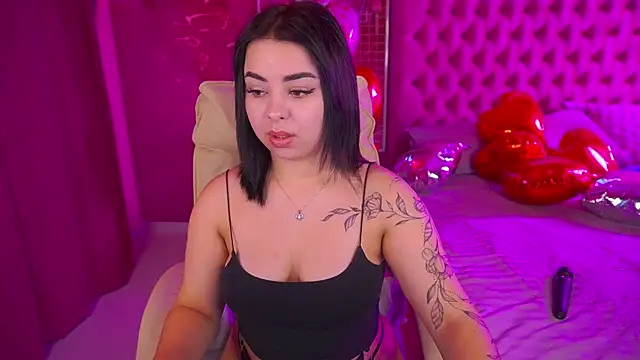 Snapshot of SusieWood chatting on 02.10.26 SusieWood online show from 02.10.26