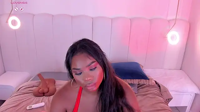 Snapshot of _huge_boobs_ebony chatting on 01.08.26 huge boobs ebony online show from 01.08.26