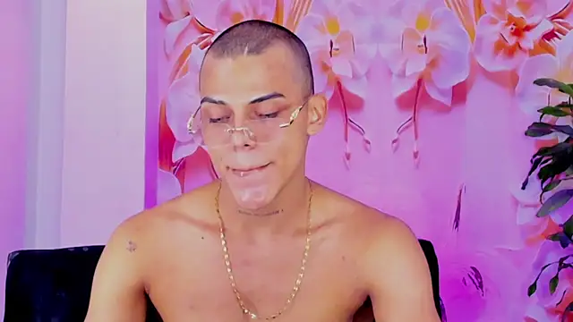 Snapshot of visaelX chatting on 01.19.25 visaelX online show from 01.19.25