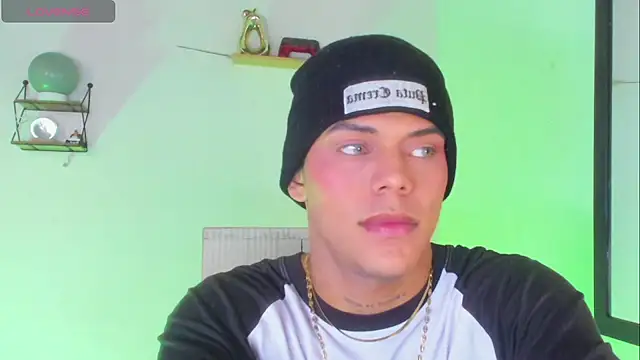 Snapshot of visaelX chatting on 02.27.25 visaelX online show from 02.27.25