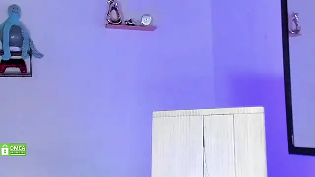 Snapshot of visaelX chatting on 03.20.25 visaelX online show from 03.20.25