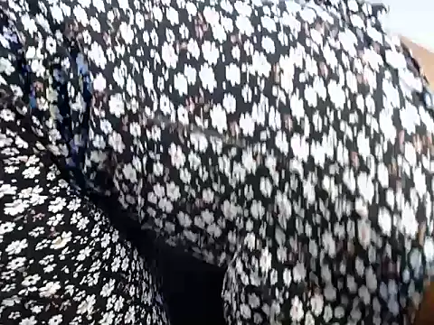 Snapshot of DarkBerry8 chatting on 11.25.25 DarkBerry8 online show from 11.25.25