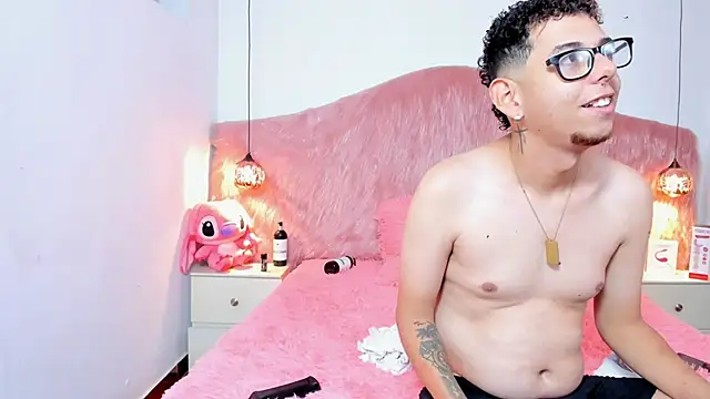 Derek and Skarlet online show from 11.29.25