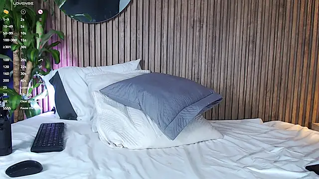 Snapshot of DilanJonnes_ chatting on 12.12.24 DilanJonnes  online show from 12.12.24