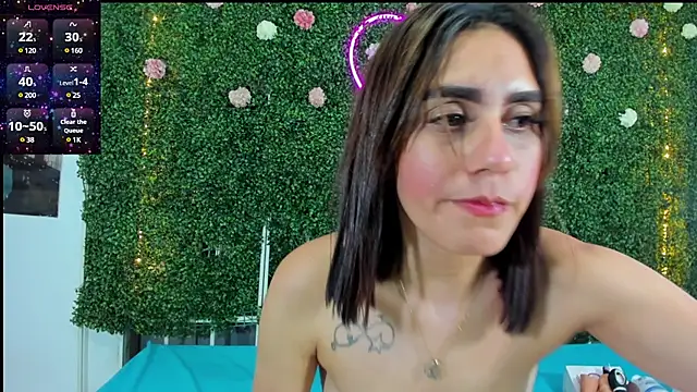 Snapshot of emy_0 chatting on 01.09.25 emy 0 online show from 01.09.25