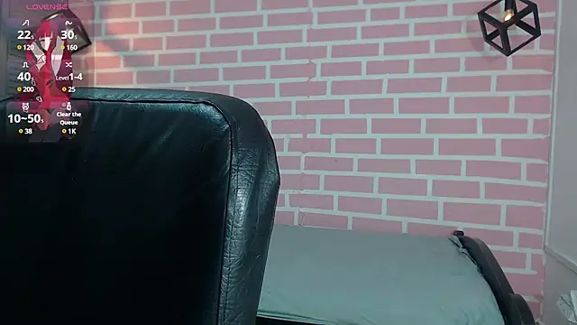 Snapshot of emy_0 chatting on 01.18.25 emy 0 online show from 01.18.25