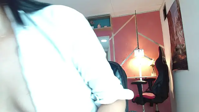 Snapshot of emy_0 chatting on 01.22.25 emy 0 online show from 01.22.25