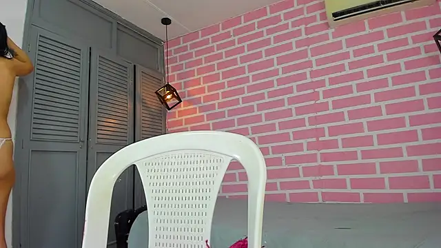 Snapshot of emy_0 chatting on 01.27.25 emy 0 online show from 01.27.25