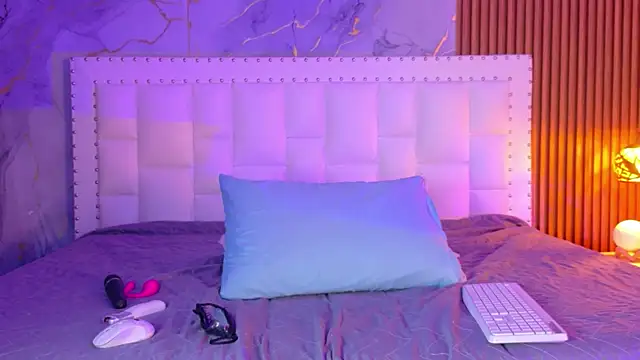 indianschoolgirl online show from 04.15.26