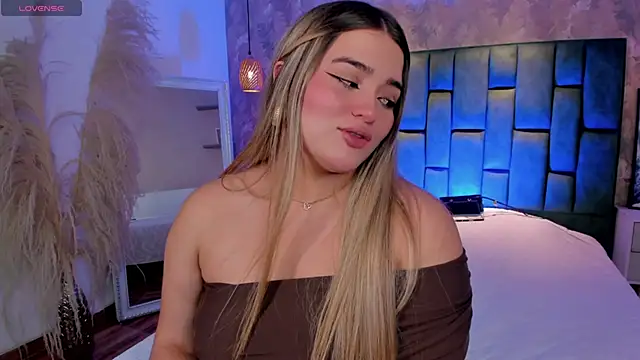Snapshot of cattaleya___ chatting on 06.18.26 cattaleya online show from 06.18.26