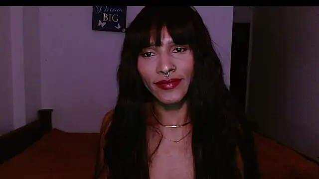 Snapshot of carolinemiller7 chatting on 01.21.25 carolinemiller7 online show from 01.21.25