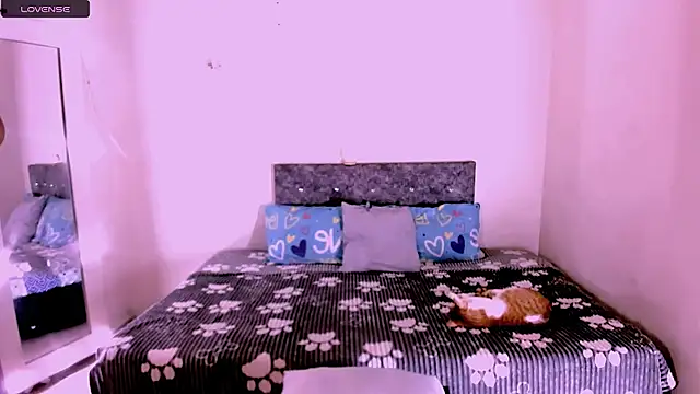 Snapshot of carolinemiller7 chatting on 03.11.26 carolinemiller7 online show from 03.11.26