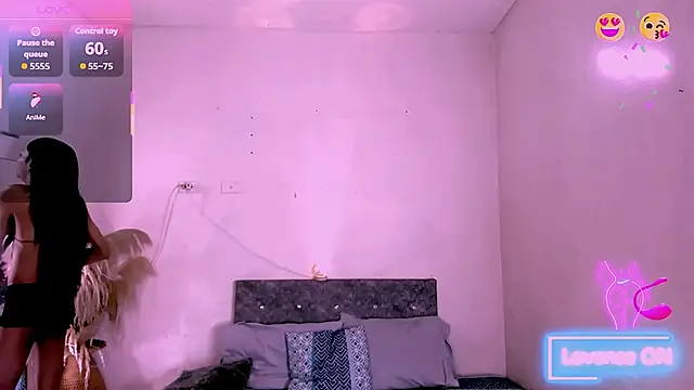 Snapshot of carolinemiller7 chatting on 03.28.26 carolinemiller7 online show from 03.28.26