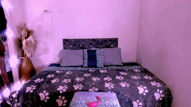 Snapshot of carolinemiller7 chatting on 04.04.26 carolinemiller7 online show from 04.04.26