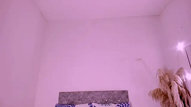 Snapshot of carolinemiller7 chatting on 05.31.26 carolinemiller7 online show from 05.31.26